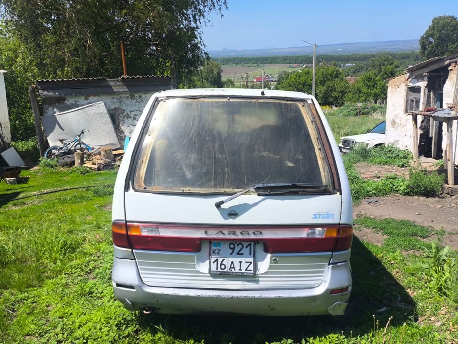 Nissan Largo на ходу