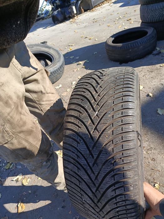 Anvelopa 235/45/R18 Bfgoodrich  Iarna BMW X3 E83 (facelift) (2006 - 2010)