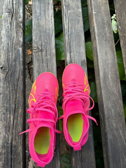 Ghete de fotbal nike