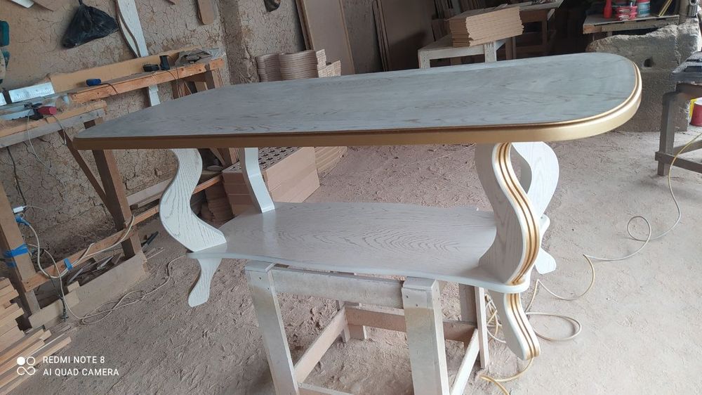 Журнальный столик для дома из МДФ.