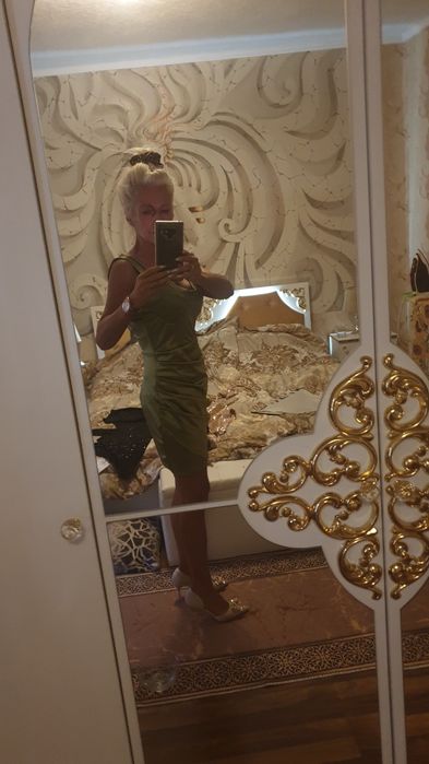 Нова българска парти тежък сатен рокля.