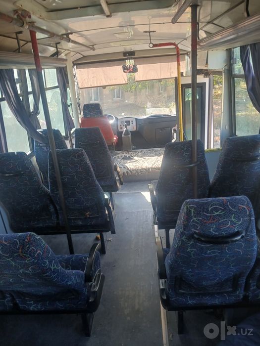 Avtobus Isuzu Np21 sotiladi 2007 tasolda mator zadnimos zoʻr