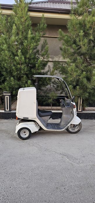 Продам скутер хонда Canopy в хорошем состоянии