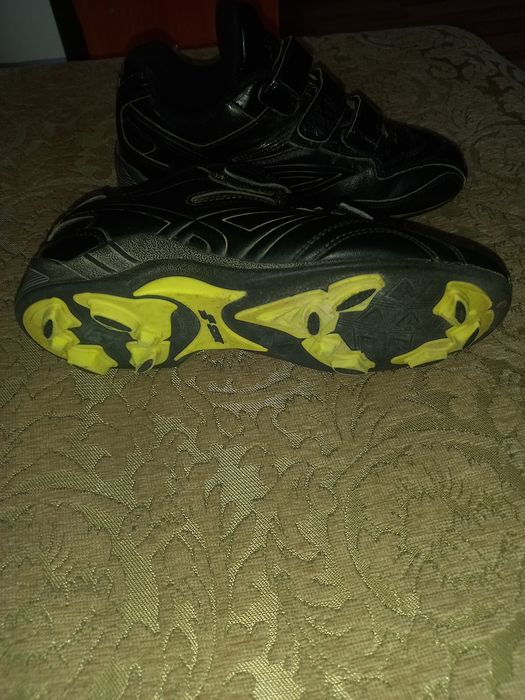 Продам бутцы детские