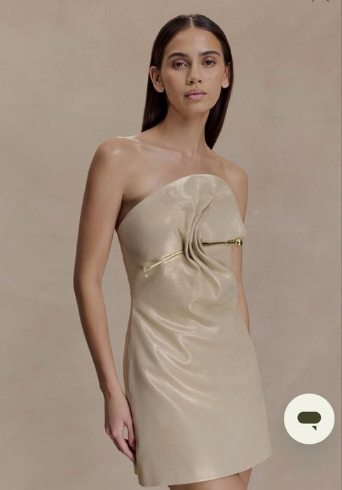 Чисто нова рокля Meshki