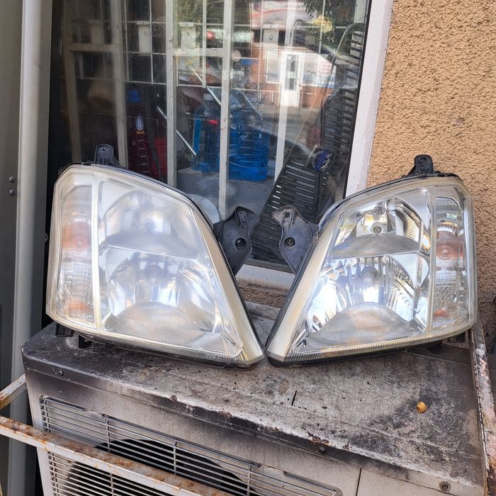 Оригинален фар Opel Meriva ляв.десен VALEO