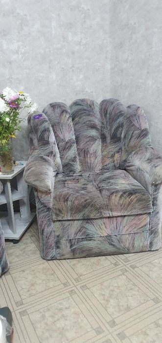 Диван и два кресла