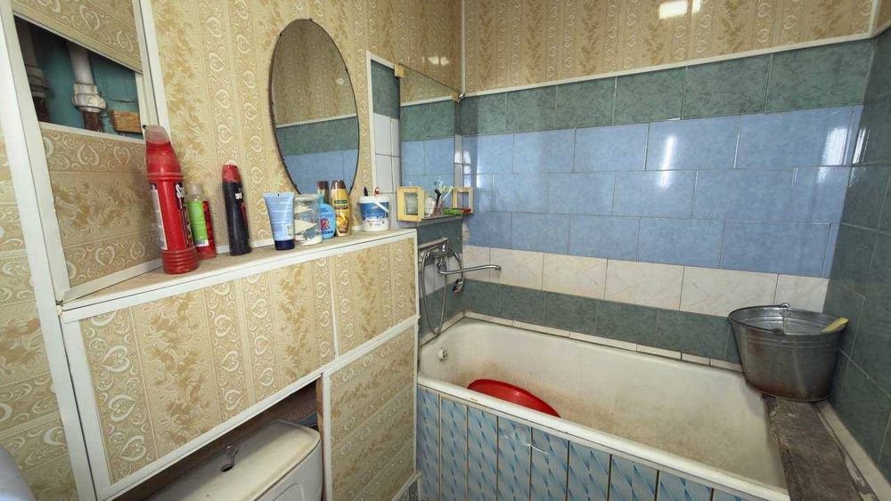 Заканал МИТТИВОЙ магазини 3 қаватда 2 хонали квартира сотилади.ID:1811