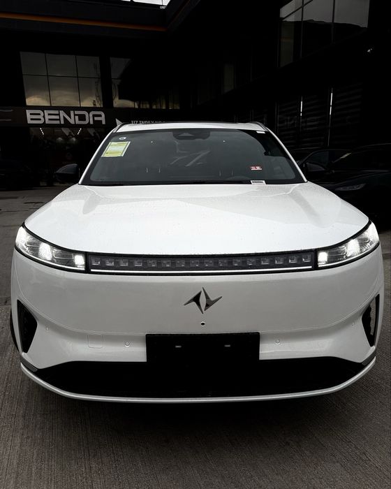2025 Electr Dongfeng 008 restyling