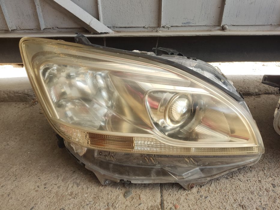 Фары Toyota Mark x zio