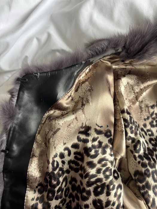 Vand scurta de blana naturala de vulpe gri argintie cu usoare defecte