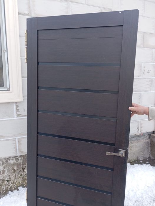 Есіктер бу сатылады ручкасымен