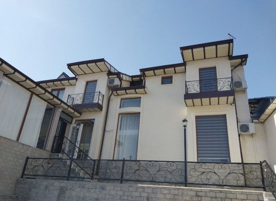 Продается Евро дом-Дача в Ходжикенте -8 соток земли с Бассейном