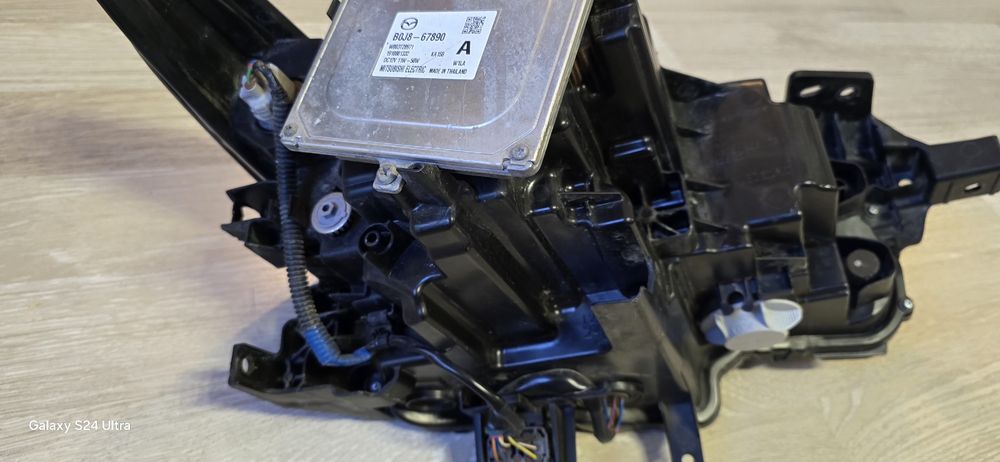 Fara stanga mazda 3 led