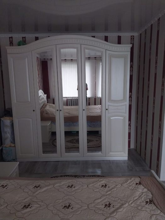 Продам спальный гарнитур