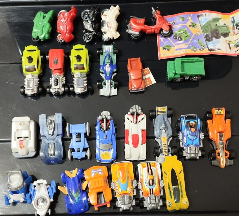 Игрушки киндер сюрприз продам