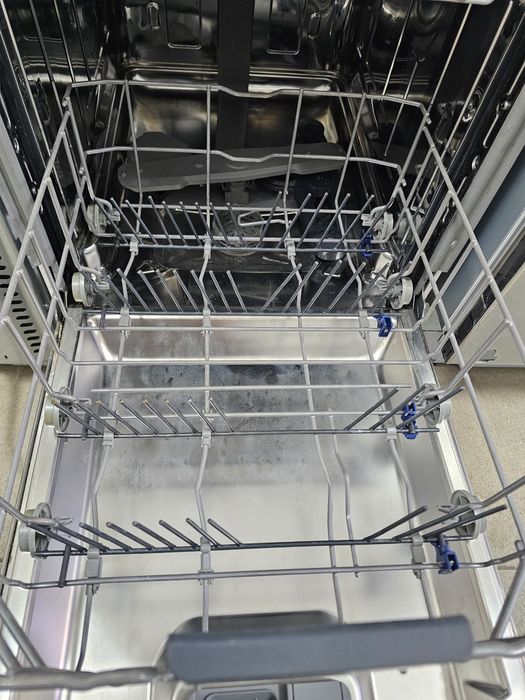 Съдомиялна за пълно вграждане Grundig