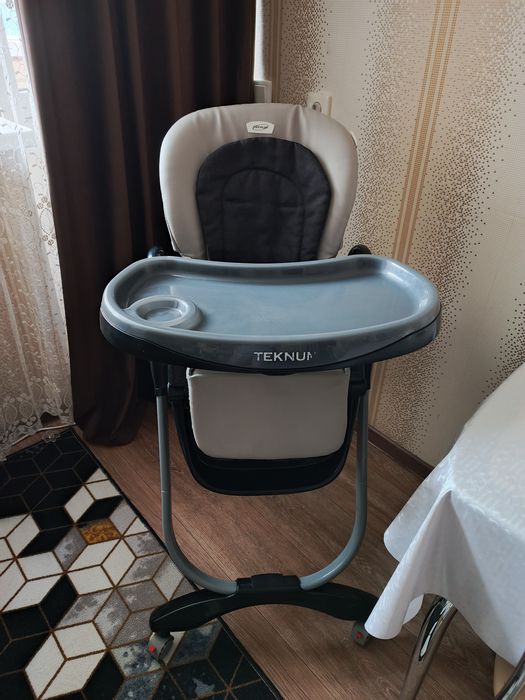 Продам стульчик для кормления.