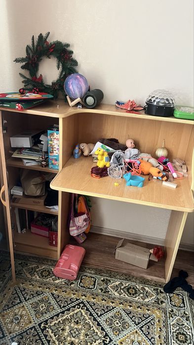 Продам стол, парту