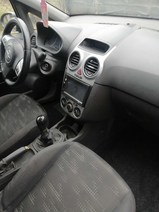 Opel corsa anul 2014