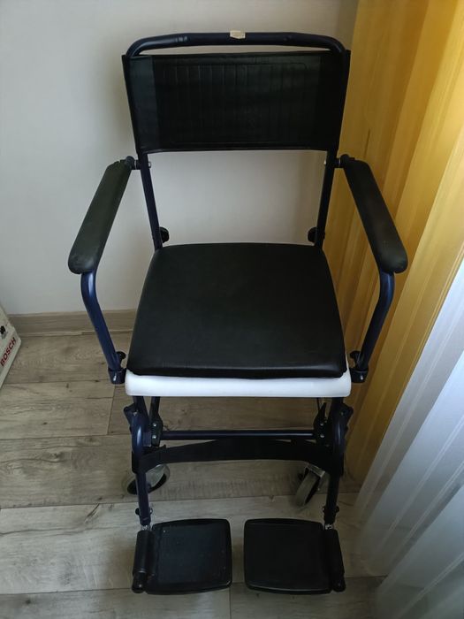 Кресло каталка, с горшком