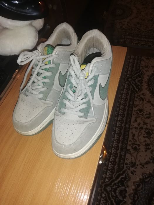 Продам новые кроссовки