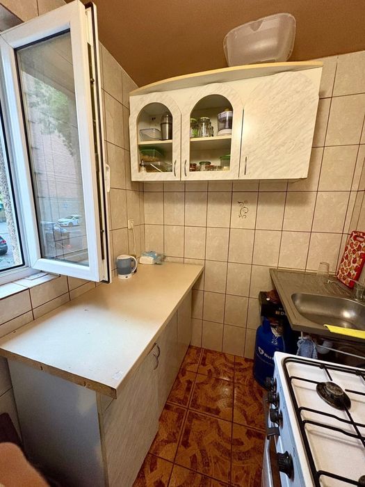 Inchiriere garsoniera 23 mp – zona Olosig, 200 euro/luna