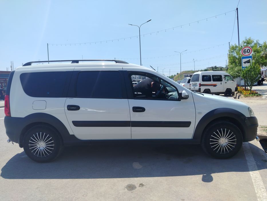 Lada Largus Sotiladi
