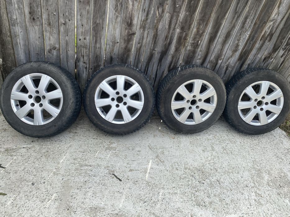 Vand jante de aluminiu cu tot cu cauciuc de iarna r15