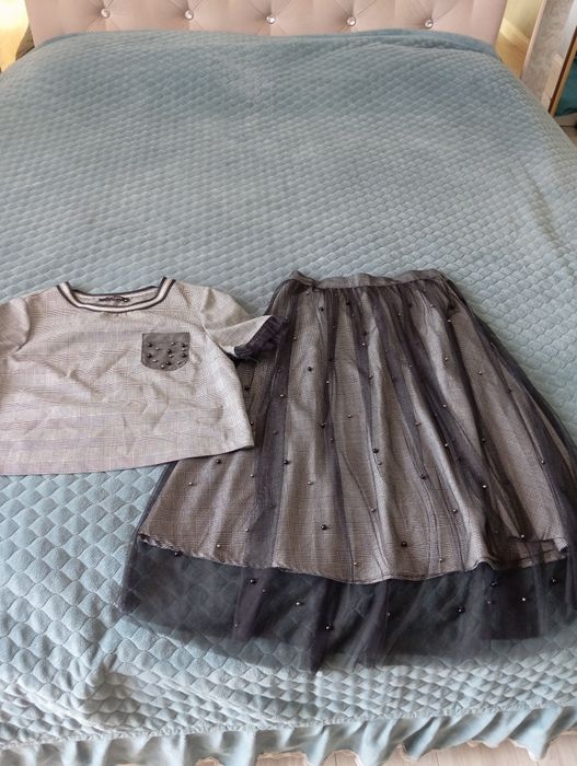 Продаются  кастюм с юбкой
