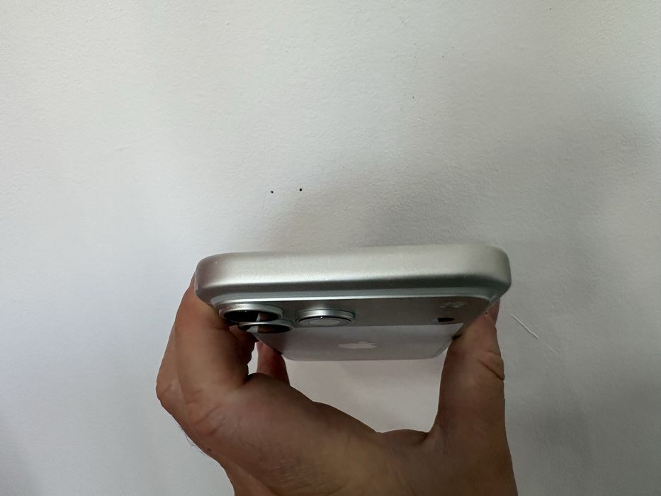 iPhone 17 Pro Max Silver.Pentru Piese \ Recarosare