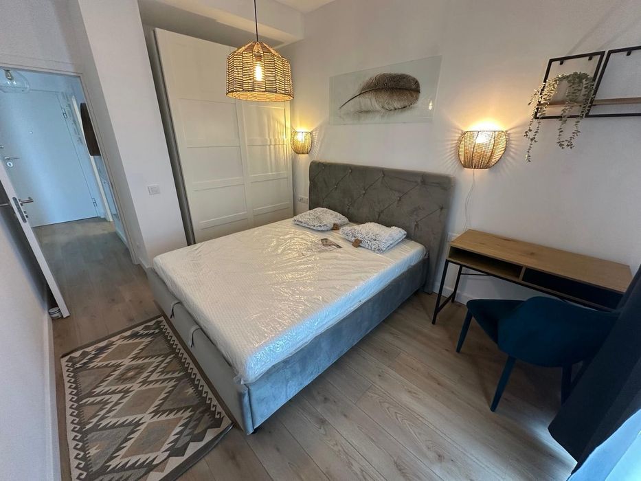 Inchiriez studio Silk District cu loc parcare 490€