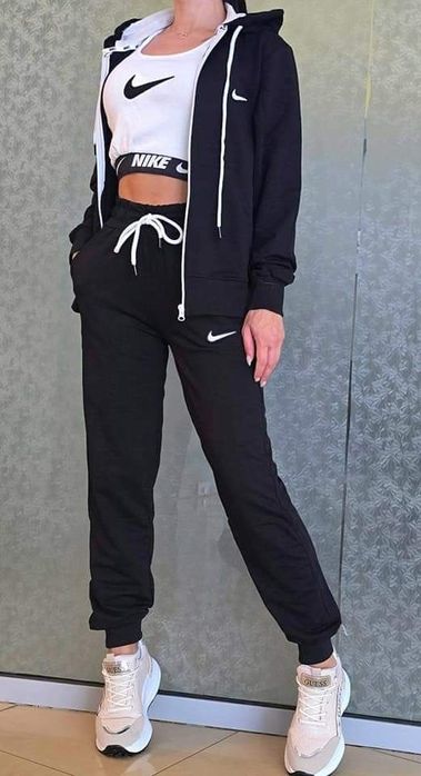 Екип Nike различни цветове