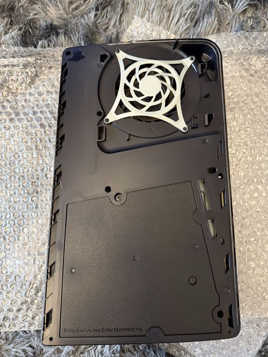 PS5 Slim cu Disc (1TB) - Ca Nouă, Puțin Folosită + Controler