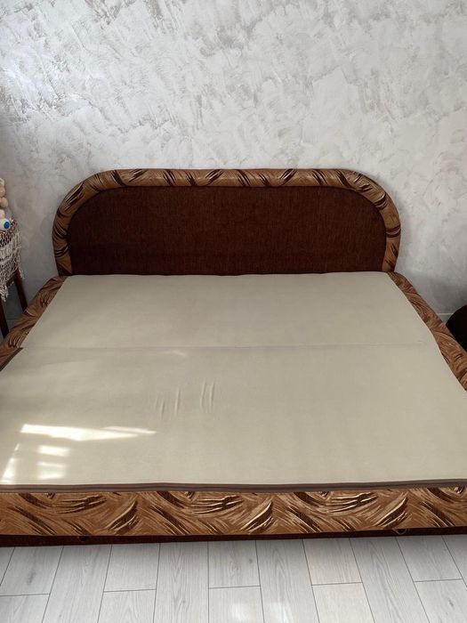 Canapea / Pat cu ladă