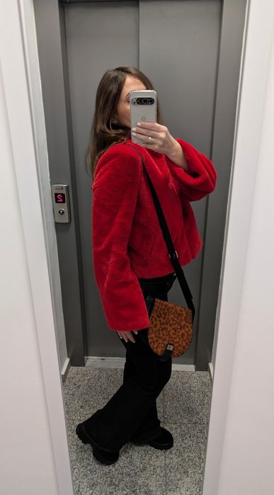 Jachetă din blană eco roșie + geantă animal print CADOU