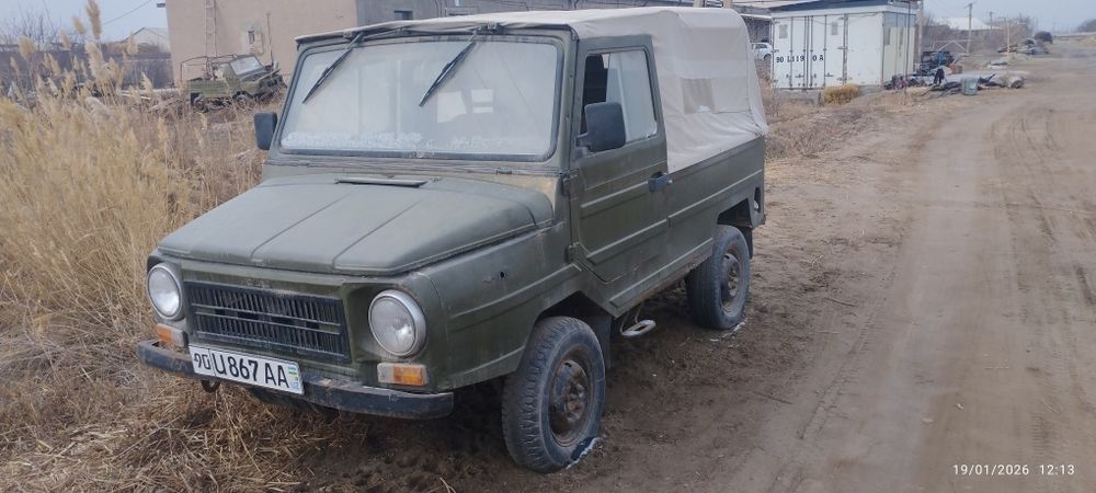 Luaz moshina yurib turibdi holati yaxshi