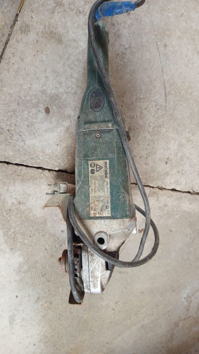 Продаю електро инструмент