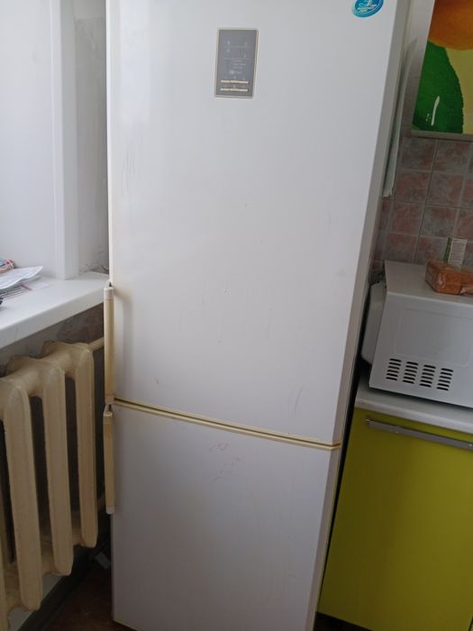 Продам холодильник Samsung