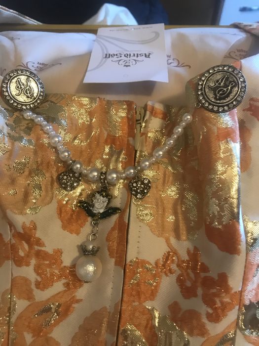 Уникална чисто нова немска носия