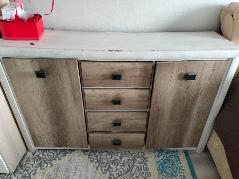 Продаю комод и пенал шкаф для посуды