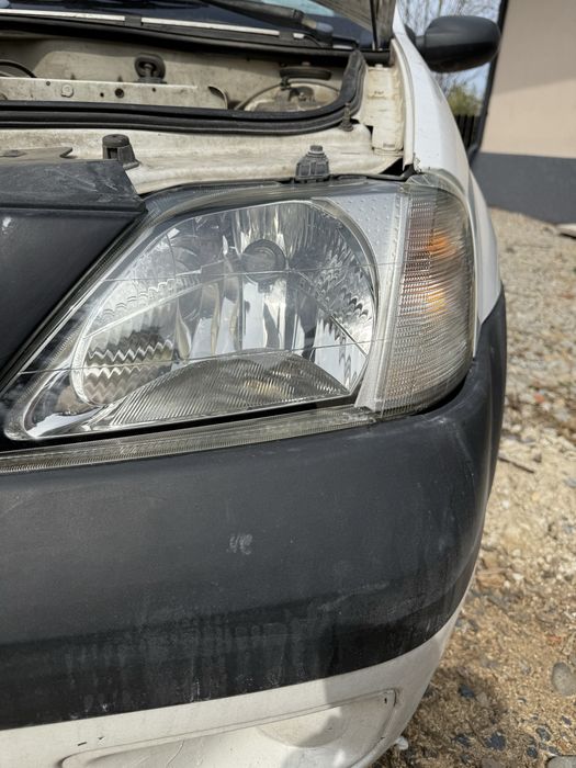 Recondiționare faruri auto profesională cu polimer – claritate ca nouă!