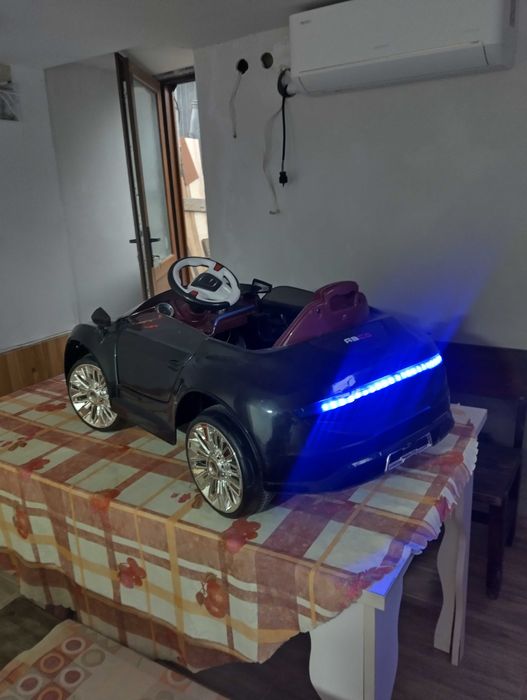 Акумулаторна детска кола