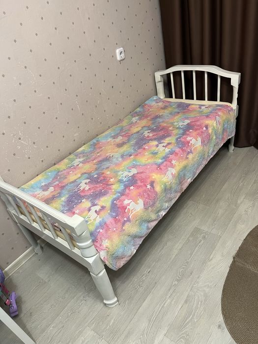 Кровать детская белая ,дерево.