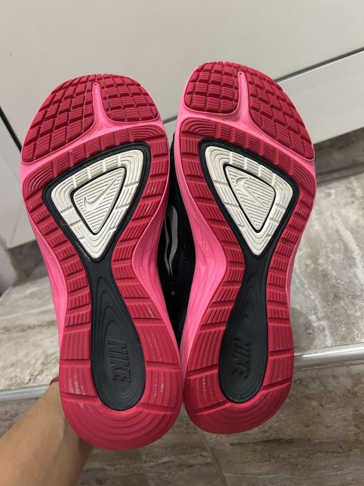 Отигиналени маратонки Nike 38