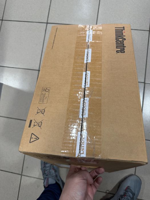Vand unitate lenovo thinkcentre neo 50t i5 14400 8gb ddr5 ssd 512gb