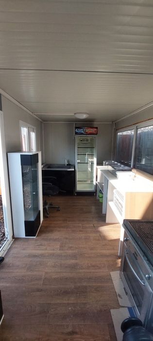 Продавам напълно оборудван павилион