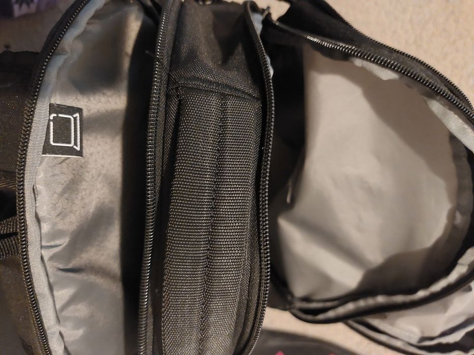 rucsac Samsonite cu logo Bosch si husa anti- ploaie