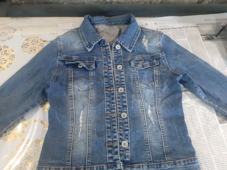 Продам джинсовый костюм