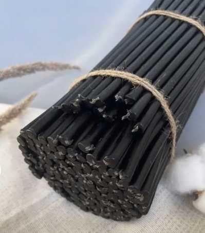 Свечи восковые красные. 20 тг